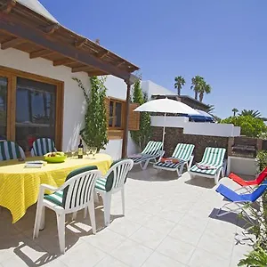 https://playa-flamingo-b.in-canary-islands.com